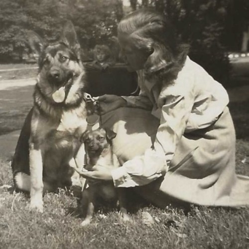 Vintage snapshot photo woman - snapshot,